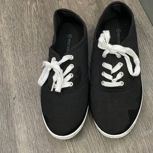 Black Shoes - Wild Diva Size 7